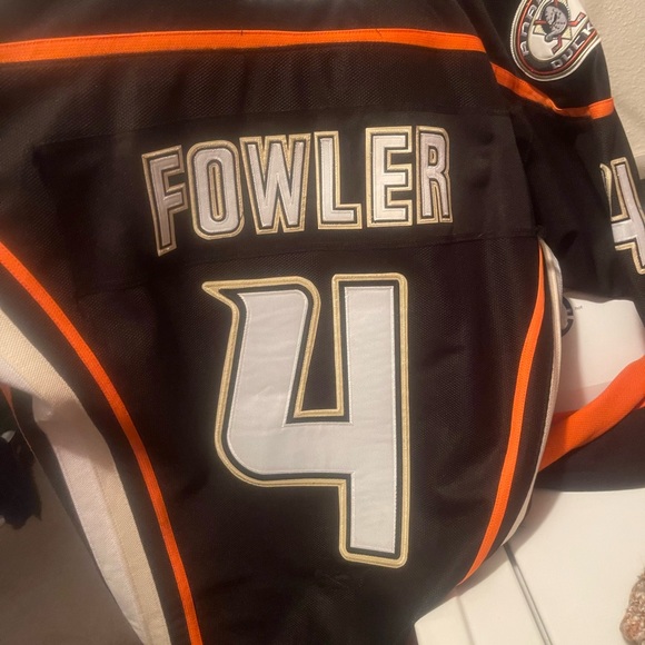 Anaheim Ducks Jersey - Picture 2 of 3